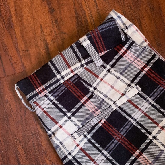 SOLD | H&M | Plaid Capri Slack - Picture 2 of 7